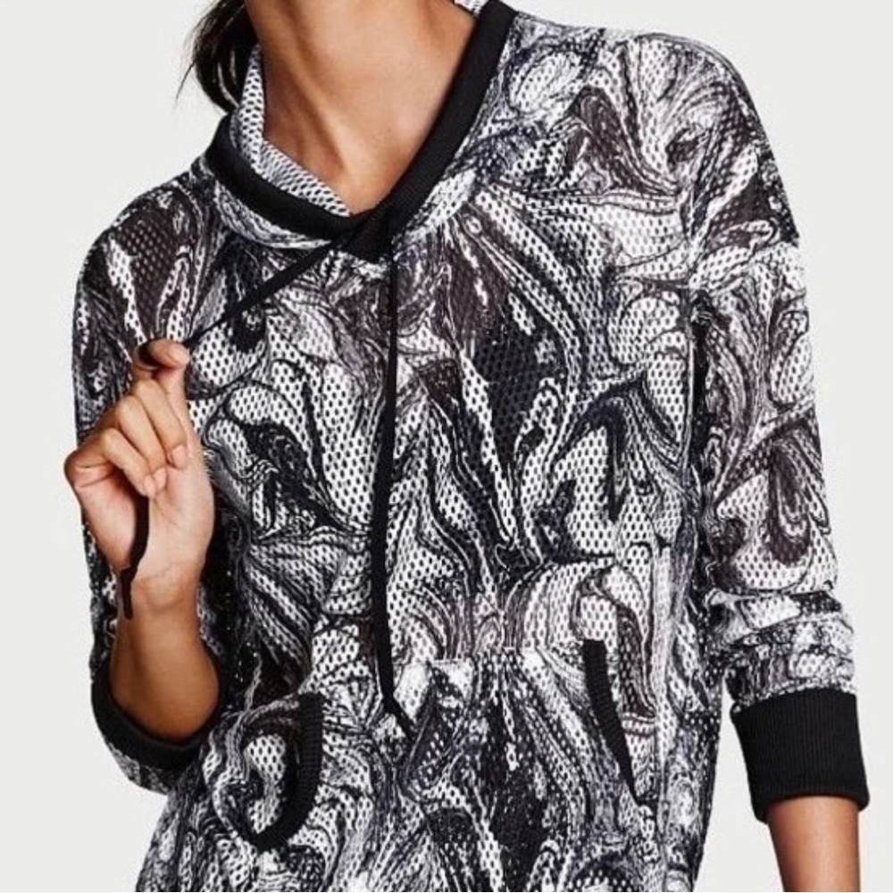 Victoria Sport Mesh Hooded jacked black and white marble swirl size: M